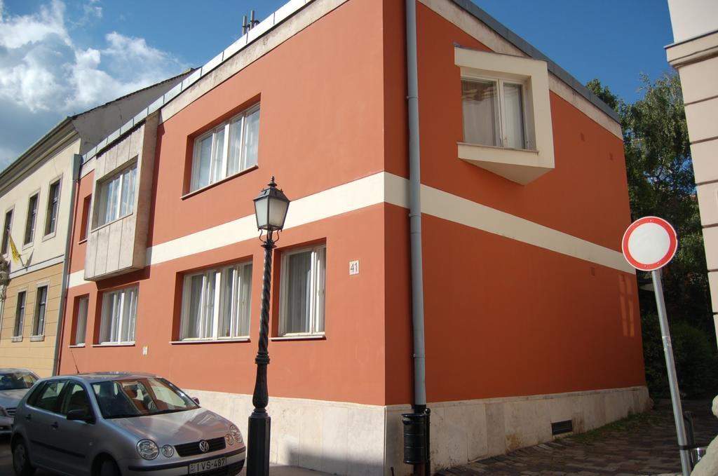 Buda Castle Apartments Budapeste Quarto foto