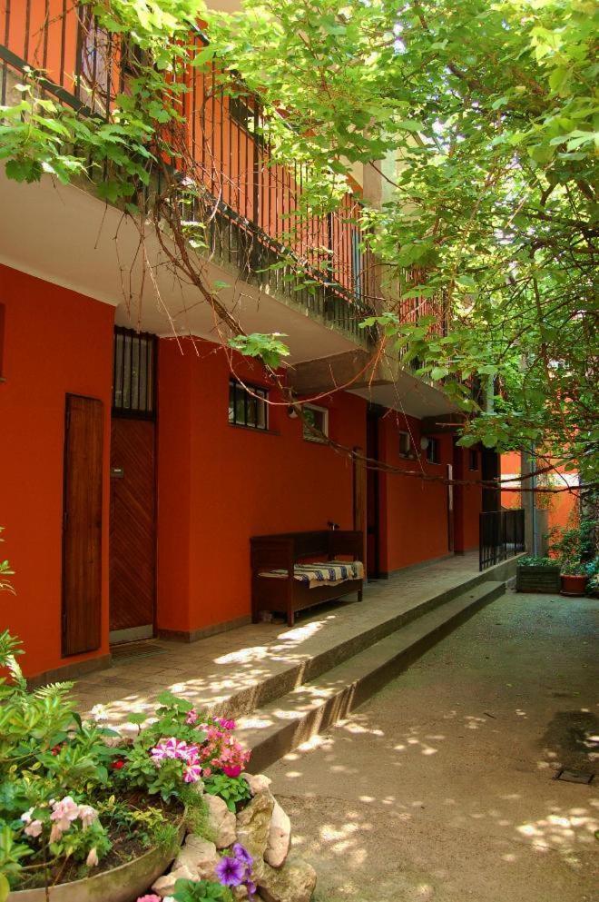 Buda Castle Apartments Budapeste Exterior foto